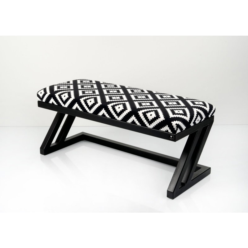 BLACK-WHITE-VELVET-03_1.jpg